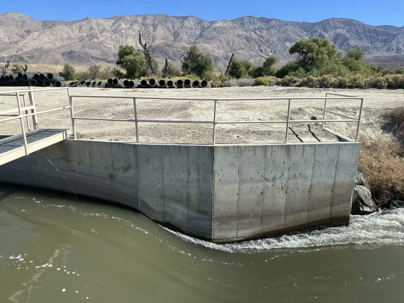 Aqueduct intake structure